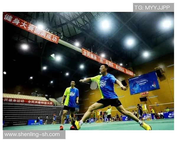 羽毛球顶级赛事选手体能训练策略与科学方法的全面分析 羽毛球顶级赛事选手体能训练策略与科学方法的全面分析