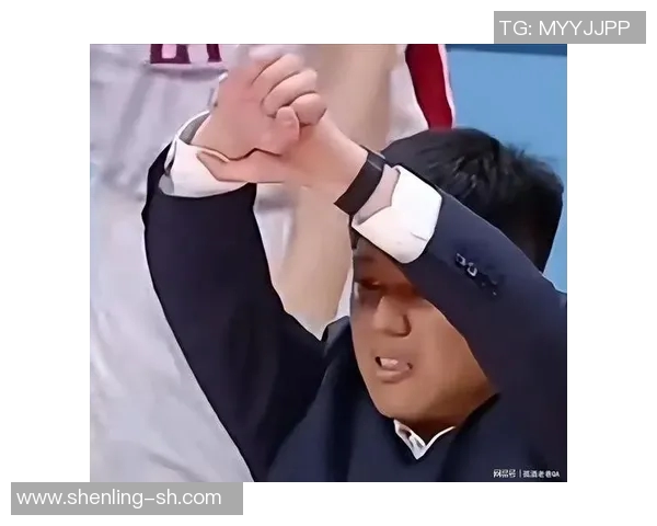 三分王与主教练激烈争执冲突升级 双方言辞激烈气氛紧张